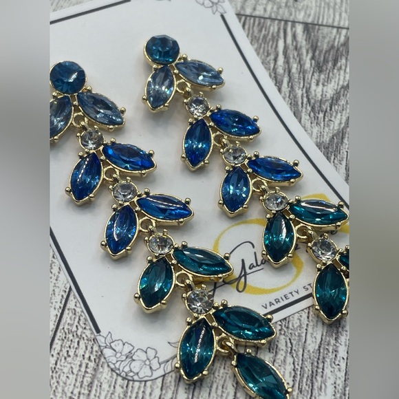 Gold Mix Stone Leaf Drop Earrings - Picture 4 of 5